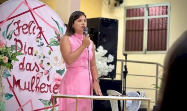 Prefeita anuncia aumento salarial para servidores da Educação de Novo Lino